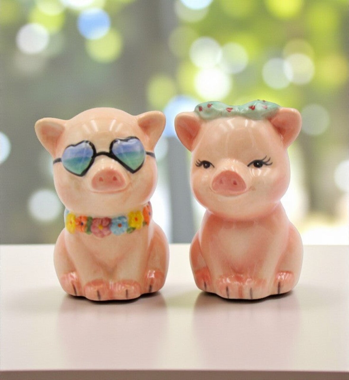 Hand Painted Ceramic Happy Pigs Salt And Pepper Shakers, Home Décor, Gift for Her, Gift for Mom, Kitchen Décor, Farmhouse Decor